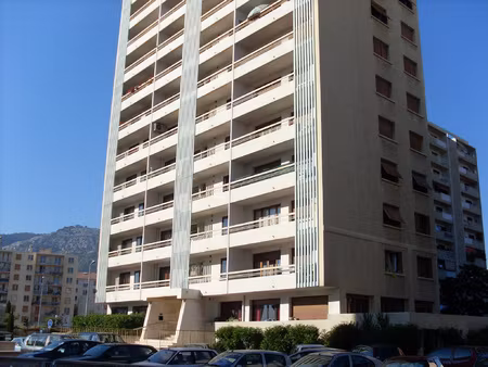 toulon aguillon 85m2 en rdc pour bureaux ou libérale