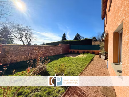 maison familiale récente avec suite de plain-pied flacé