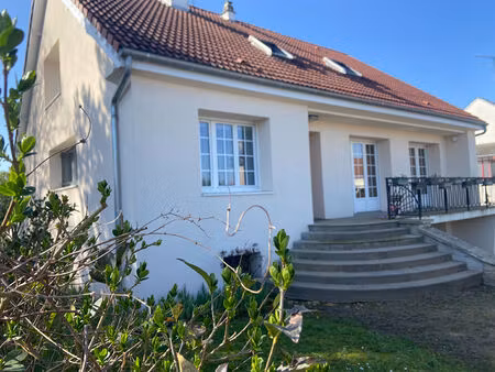 beau pavillon confortable de 173 m² en très bon état