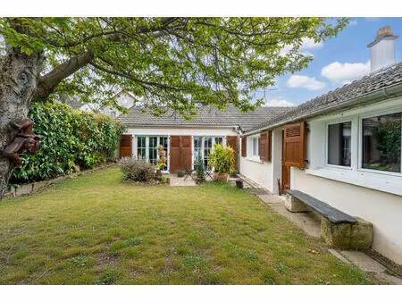 maison de plain pied avec jardin.