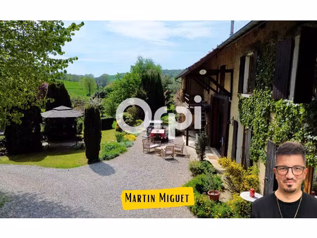 maison saint-geoire-en-valdaine 240 m² t-6 à vendre  575 000 €