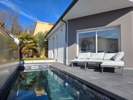 villa 5 pièces avec terrasse  vue panoramique  jardin  pisci