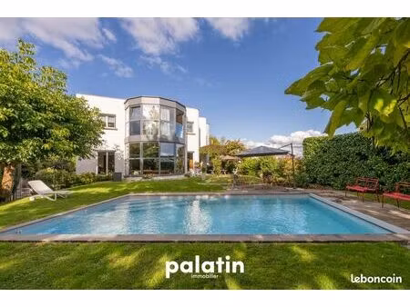 maison 9 pièces 320 m²