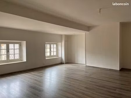 appartement 3 pièces 77 m²