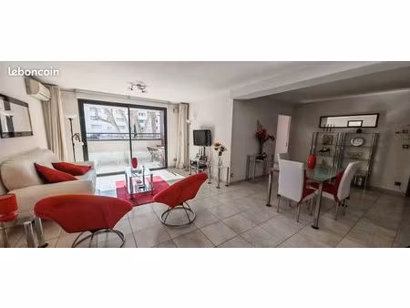 appartement 3 pièces aux beaux volumes  centre montpellier