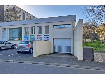 location box fermé sécurisé 20m² – saint-cyr-sur-loire (tours - haut de la tranchée)