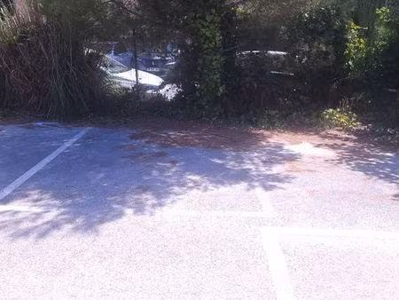 location place de parking