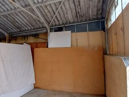 local pour gardiennage meubles etc...