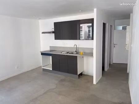 t3 rue piétonne cherbourg 50 m2