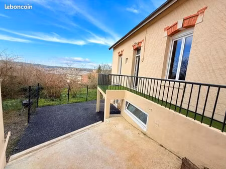 ? maison entièrement rénovée – 60 m² – extérieur – parking