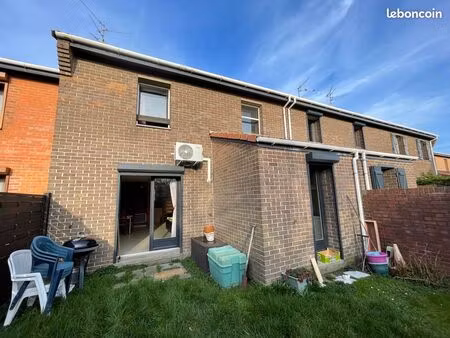 leers maison en lotissement 3 chambres jardin expo sud-ouest parking 2 voitures garage 1 v