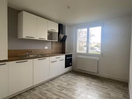 a louer à issoire (63500) : appartement entièrement rénové de 67m²