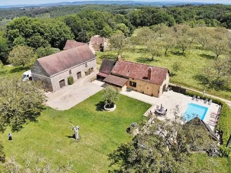 sur les hauteurs de la vallee de la dordogne  superbe maison en pierre avec grange et...