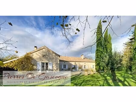 gers - propriété d’exception mêlant charme rustique et confort moderne