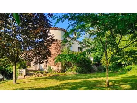 maison à beausemblant – 249 m² sur parc arboré de 10 000m²