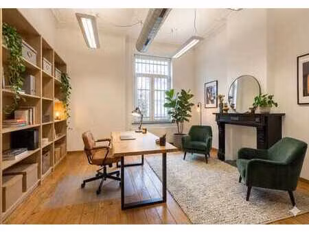 rez-de-chaussée commercial 2 niveaux  vitrine & parking