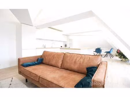 bel appartement lumineux en dernier étage