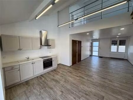 maison rénovée avec terrasse