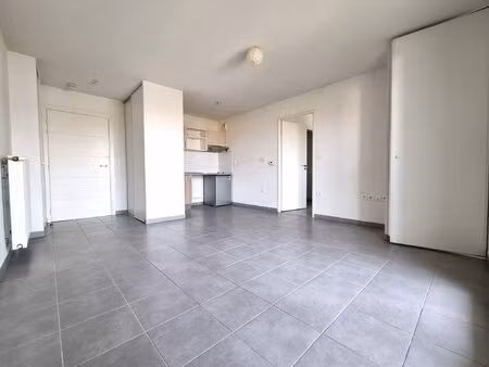 appartement t2 dernier étage + 2 parkings