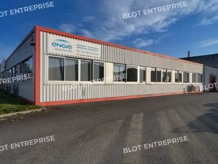 a louer - local d'activites / bureaux avec showroom - saint-gregoire - 950 m²