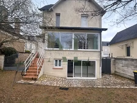 maison de caractre lumineuse 158m²avec véranda et jardin clos