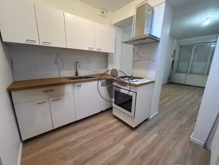 location appartement 3 pièces 65 m2 à saint-quentin