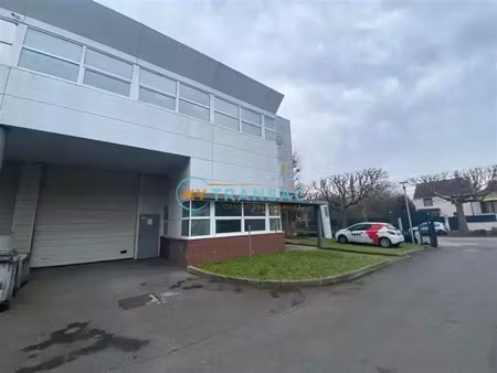 my transac vous propose à la location des locaux d'activités et bureaux d'environ 722m² ou