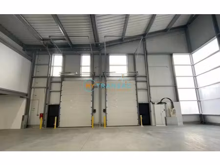 a louer local d'activité neuf de 1 826m² dont 283m² de bureaux