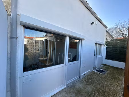 location maison 1 pièce  28.65m²  rochefort