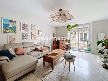 maison en pierre rénovée avec potentiel d'agrandissement