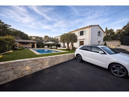 villa 8 pièces entièrement rénovée