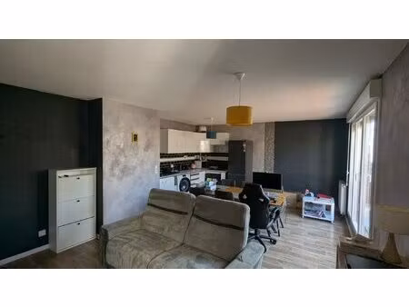 beau et grand t2 avec balcon