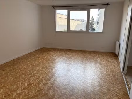 studio - 153 avenue des freres lumiere lyon 8