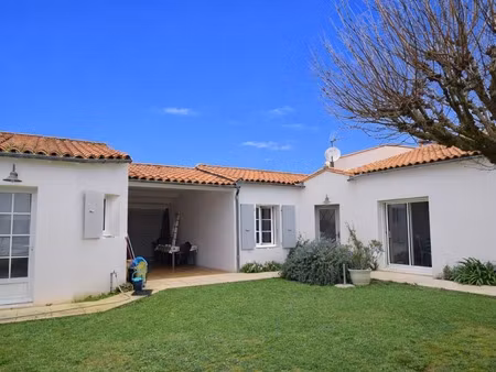 maison à louer 5 pièces saint martin de re (17) dans un lotissement très calme