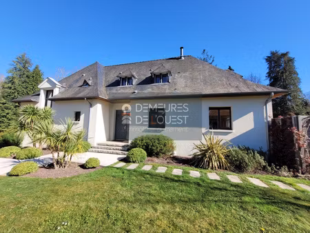 propriété au centre de saint-grégoire sur un terrain arboré