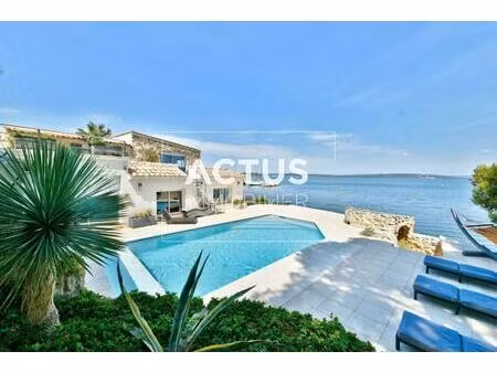 propriété d'exception les pieds dans l'eau