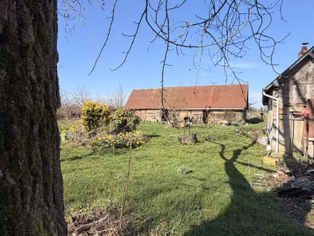 maison et grange à réhabiliter sur près de 2000 m² de terrai
