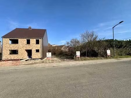 très beau terrain/projet pour une maison 3 façades !