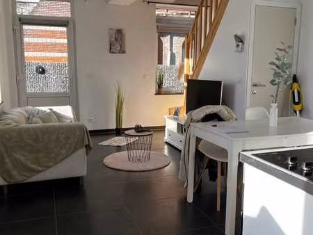 petite maison rénovée  terrasse  parking.