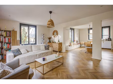 appartement f5 93m2 entièrement rénové en centre ville de br