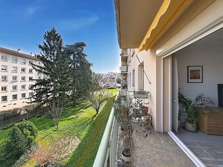 appartement t4 traversant + balcon + cave + box fermé