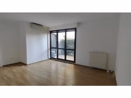34000 montpellier antigone - appartement lumineux de 51 m2 climatisé avec terrasse sécuris