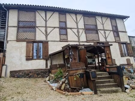 maison traditionnelle de 158m²  4 chambres et un cabanon de 40m². terrain 1157 m².