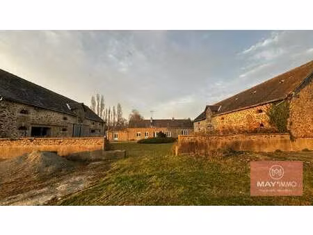 vente longère et corps de ferme à loiron-ruillé (53320) : à vendre / 126m² loiron-ruillé