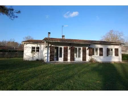 pavillon 3 chambres sur 1194 m² de terrain