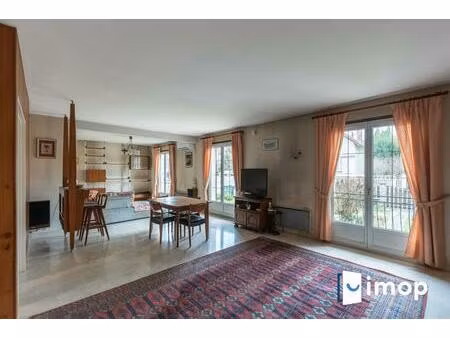 a 15mns à pied du rer c. maison familiale à rénover