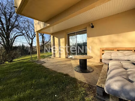 joli appartement t2 à vendre à locmine en rez de jardin