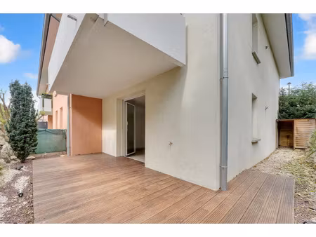 appartement t3 de 65m2 avec terrasse intimiste et deux place