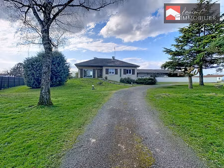 maison familiale avec fort potentiel sur 2 373 m² de terrain - 01190 chevroux