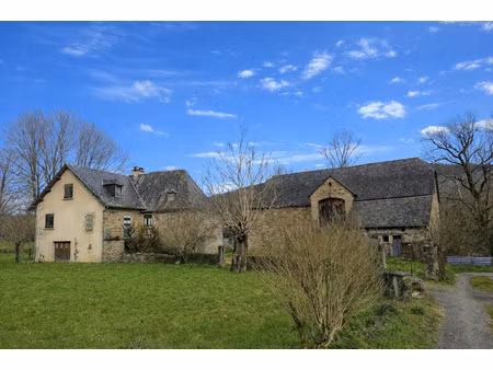 corps de ferme avec accès à la dordogne